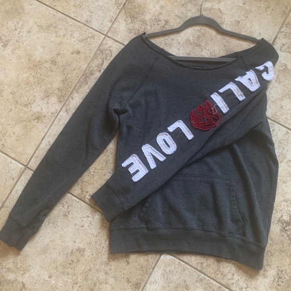 Cali Love off the shoulder Sweater - Picture 1 of 3